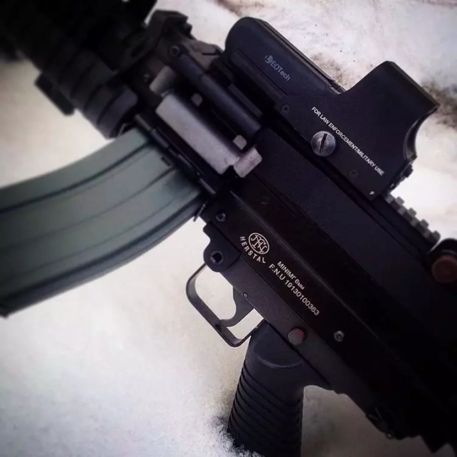 Réplique manuel mitrailleuse MK46 S.P.W.