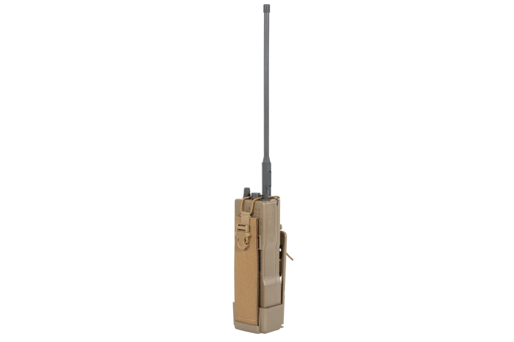 Elektrický rychlonabíječ Specna Arms ve tvaru vysílačky AN/PRC152 Tan