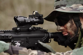 RedFiber 4×32C + minispotting scope - zwart