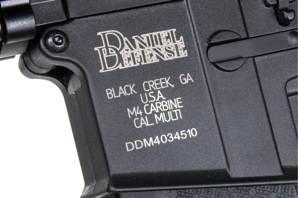 Specna Arms SA-C19 CORE™ Daniel Defense® HAL ETU™ 1.14 J airsoft Carbine Negro