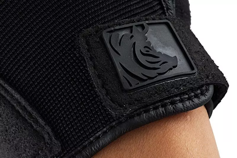 Guantes tácticos PIG FDT Alpha Touch - negro