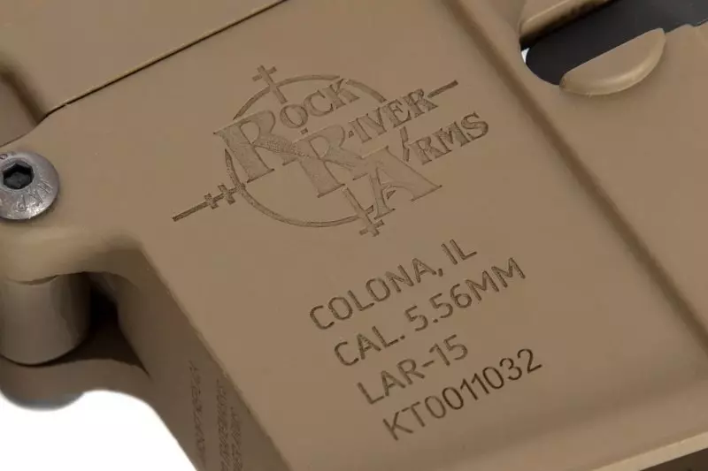 Replika karabinka SA-E11 EDGE™ - Full-Tan