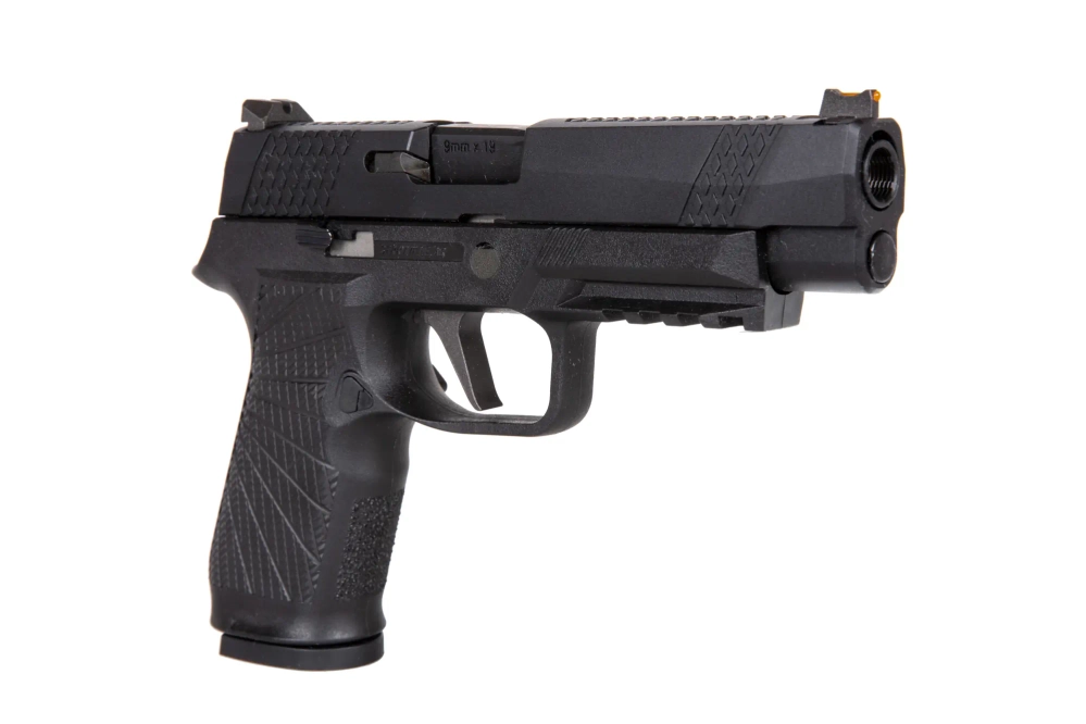 WE F17 Green Gas Pistol replica Black