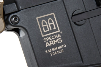 Specna Arms SA-F08 FLEX™ HAL ETU™ Carabina airsoft half-tan