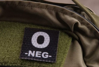 Parche IR con grupo sanguíneo: 0 NEG