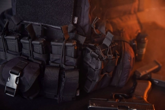 Otevřené trojité pouzdro na zásobníky Koga - Coyote Brown