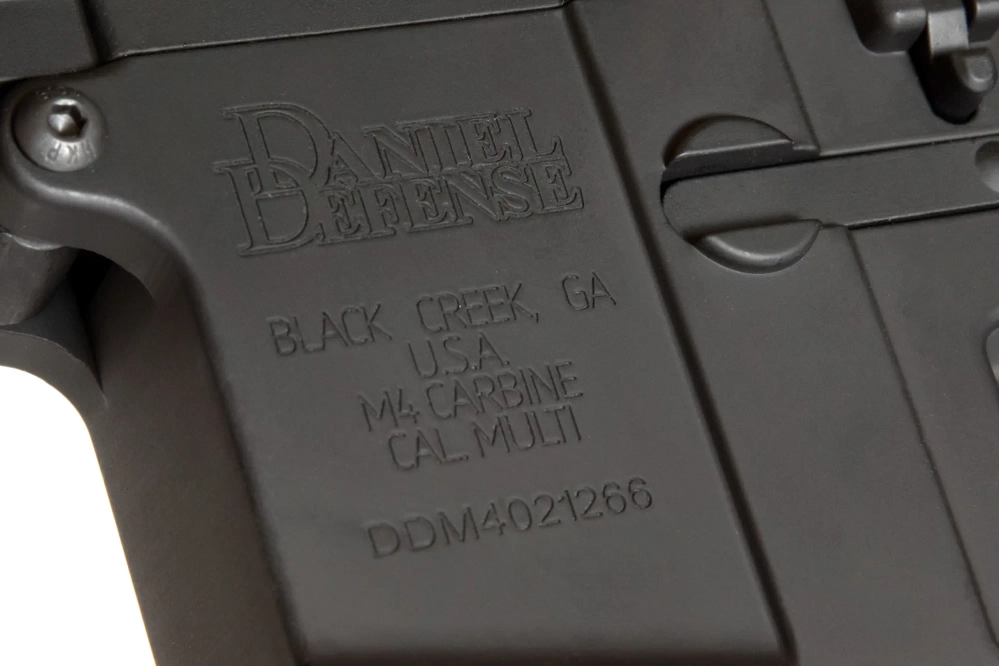 Réplica de carabina Daniel Defense® M4A1 SA-E26 EDGE™ - Chaos Bronze