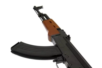 CM042 airsoft rifle