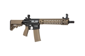 Replika karabinka SA-E06 EDGE™ - Half-Tan