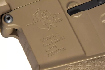 Replika karabinka RRA SA-E02 EDGE™ - Full Tan