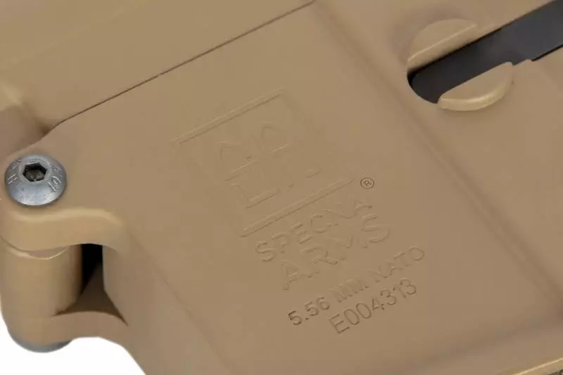 Replika karabinka SA-E09 EDGE™ - Full-Tan