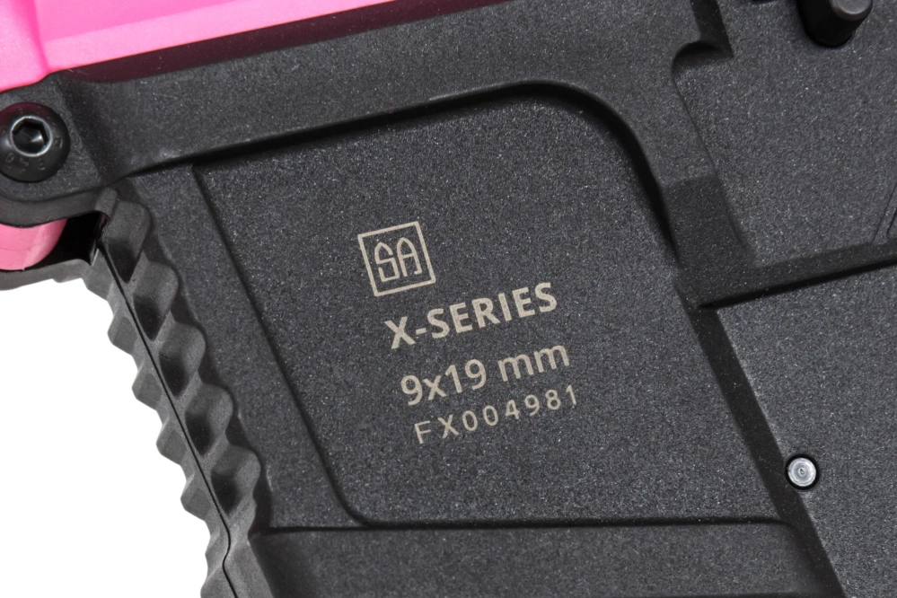 airsoft Specna Arms SA-FX02 FLEX™ HAL ETU Pistola subfusil rosa con dispositivo de descarga naranja