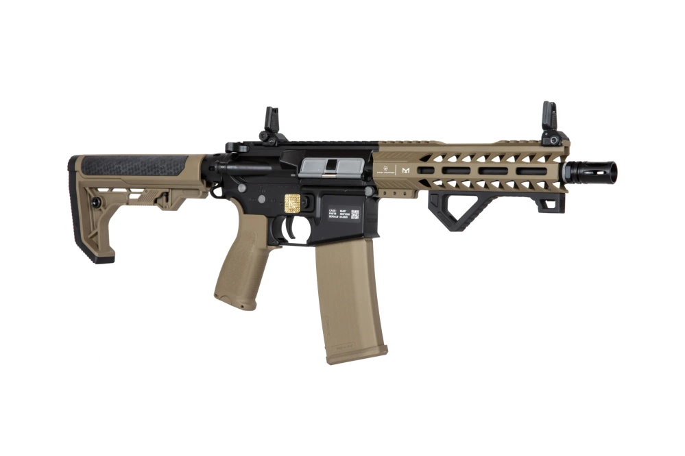 Replika karabiny RRA & SI SA-E17-L EDGE™ - Light Ops Stock - Half-Tan