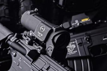 1-4x32F Scope - Black