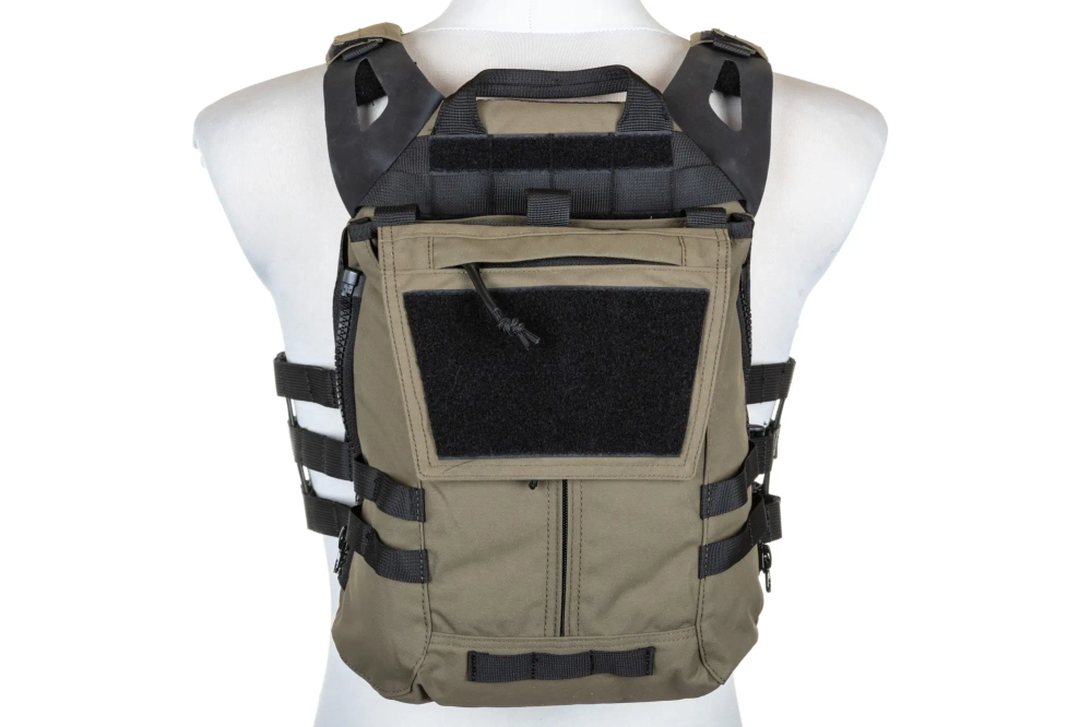 Specna Arms taktická vesta typu Plate Carrier s útočným panelem Ranger Green