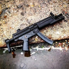 Pistolet mitrailleuse airsoft CA5A3 avec torche