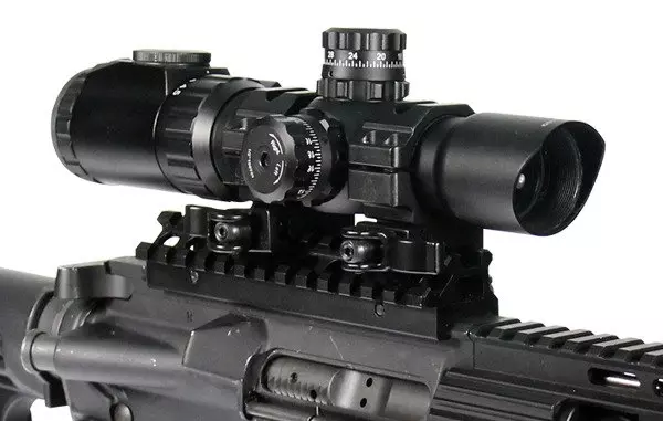 Telescopio CQB 1-4,5X28 de 30 mm, con 36 puntos Mil