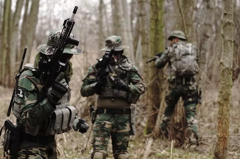 Sada vojenská uniformaowy Combat Uniforma - woodland