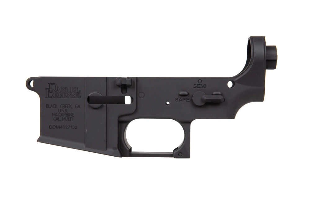 Metalowy dolny korpus Daniel Defense do serii M4 SA z systemem ESA™ - Czarny