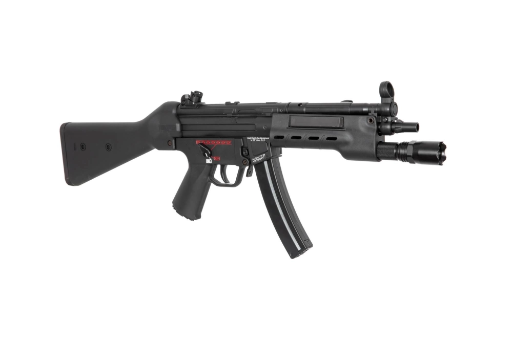 Pistolet mitrailleuse airsoft CES A4 avec torche