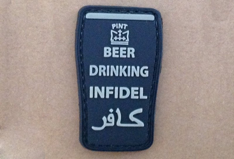 Naszywka 3D - Beer drinking infidel - Black