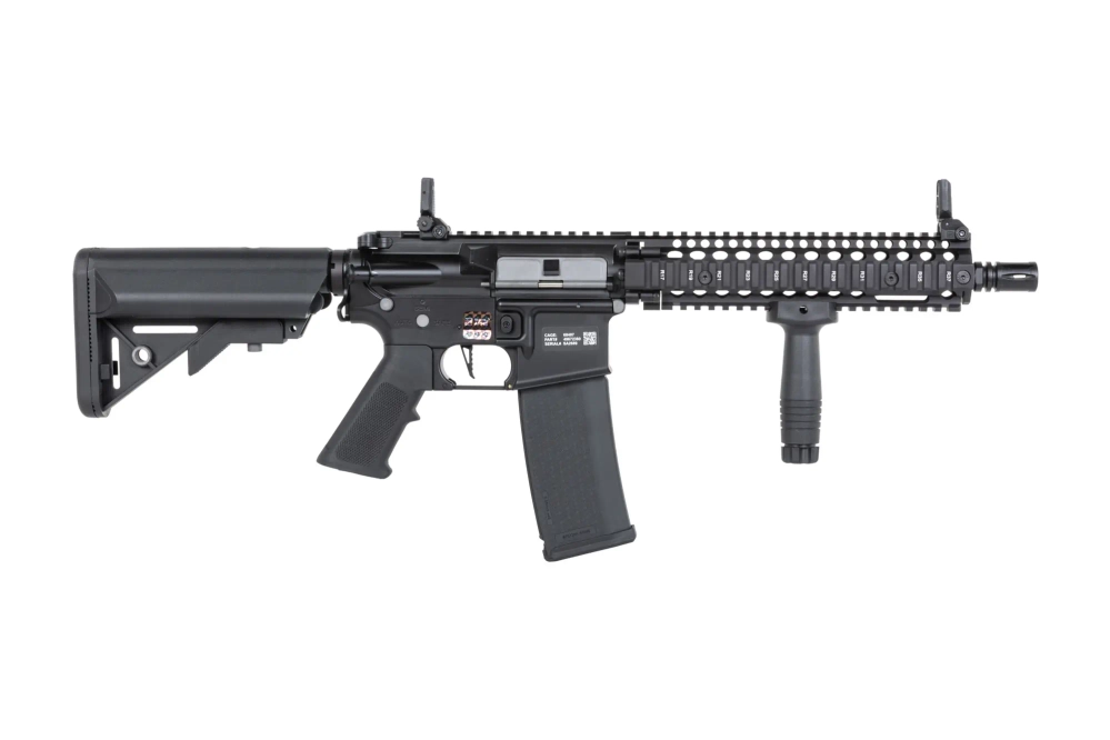 Specna Arms Daniel Defense® MK18 SA-E19 EDGE™ HAL ETU Pouze pro jednu střelbu airsoft puškaa černá