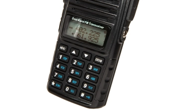 Ruční dvoukanálová vysílačka Shortie-82 (VHF / UHF)