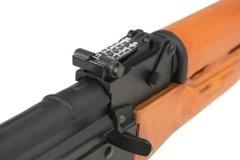 CM048 assault rifle replica