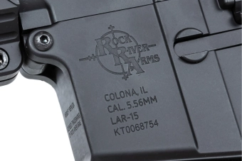 Specna Arms RRA SA-E24 HAL ETU™ airsoft Carabina Negra con dispositivo de descarga naranja