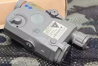 Caja de baterías PEQ-15 y FG