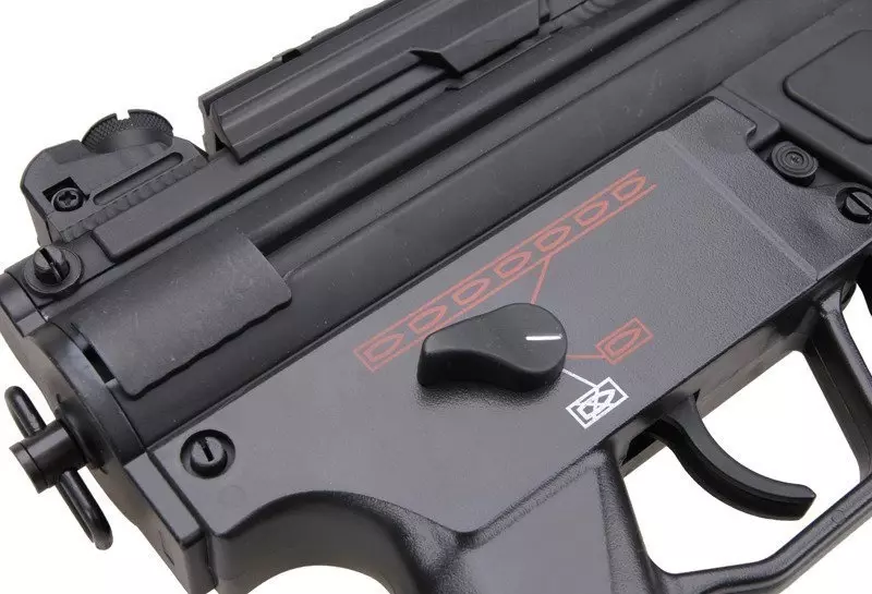 Réplica del subfusil JG202