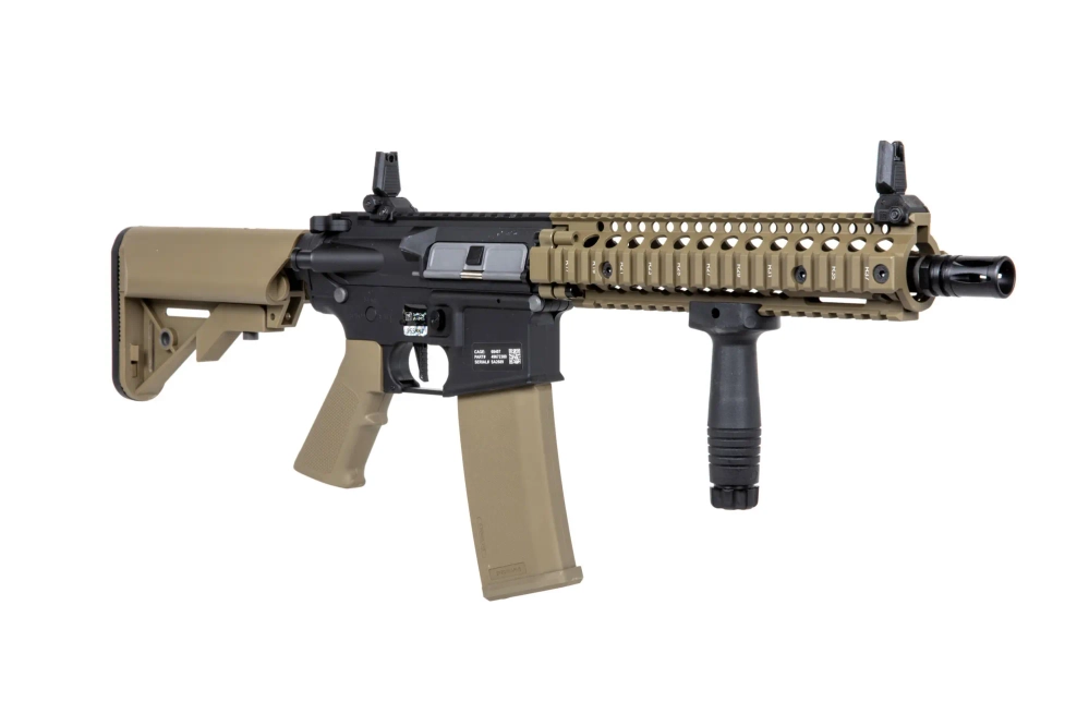 Specna Arms SA-C19 CORE™ Carabina Daniel Defense® ETU 1.14 J Half-Tan airsoft