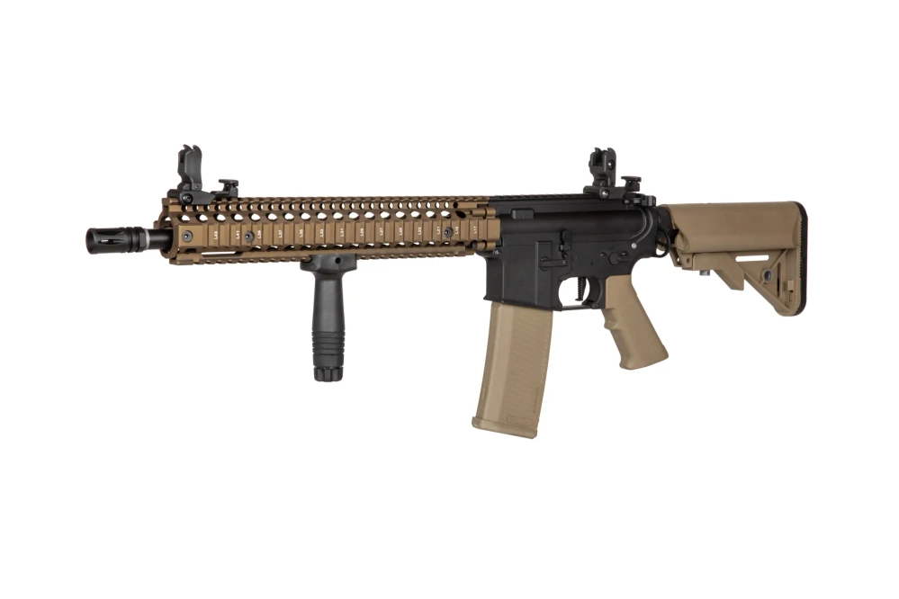 Daniel Defense® M4A1 SA-E26 EDGE 2.0™ GATE ASTER - replika pušky Chaos Bronze