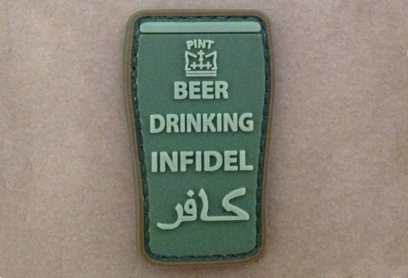 Patch 3D - Beer drinking infidel - Olive