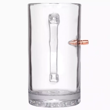 Taza de cerveza con bala del 308
