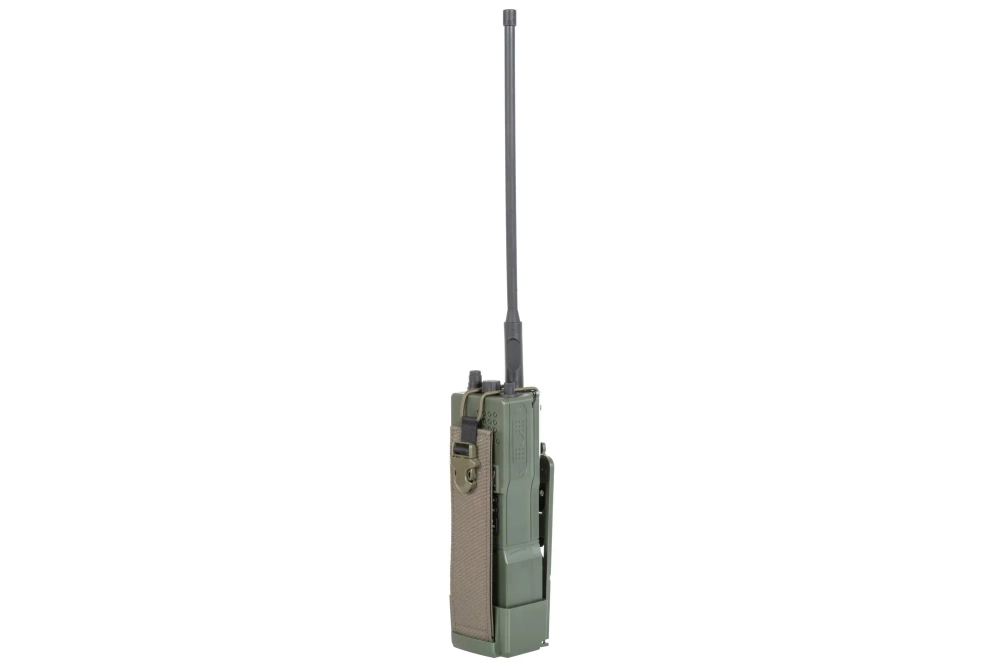 Elektrický rychlonabíječ Specna Arms ve tvaru vysílačky AN/PRC152 Olive