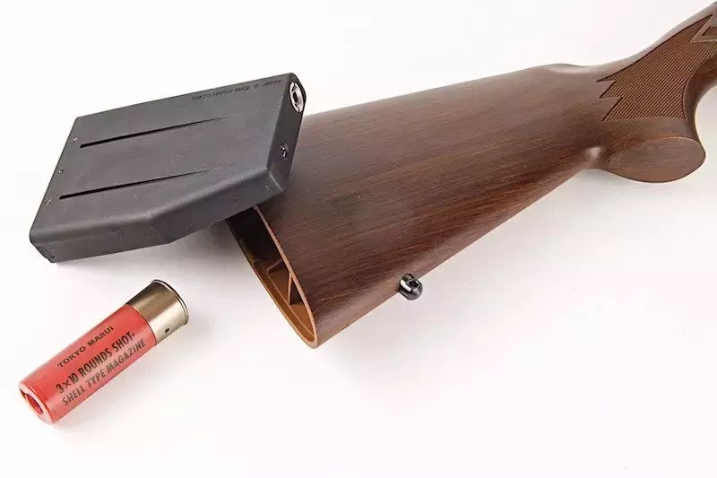 Replika brokovnice typu M870 s dřevěnou pažbou