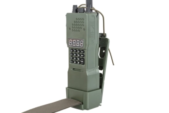 Elektrický rychlonabíječ Specna Arms ve tvaru vysílačky AN/PRC152 Olive