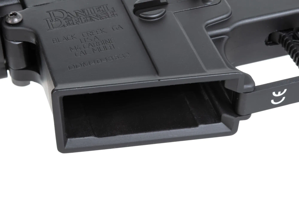 Specna Arms Daniel Defense® MK18 SA-P19 Prime™ Aster II ETU airsoft Carabina con motor brushless de un solo disparo Negro