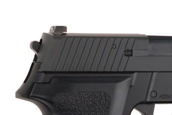 Replika pistole E2