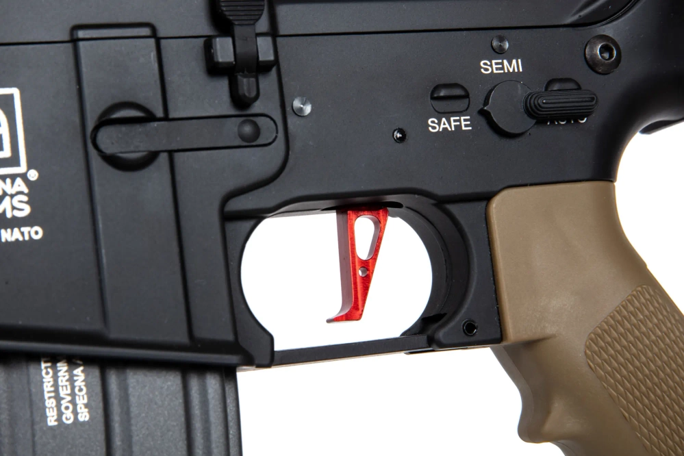 Replika karabinka Specna Arms SA-A33 ONE™ TITAN™ V2 Custom - Half-Tan