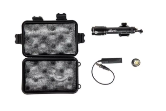 Latarka taktyczna T600C - czarna