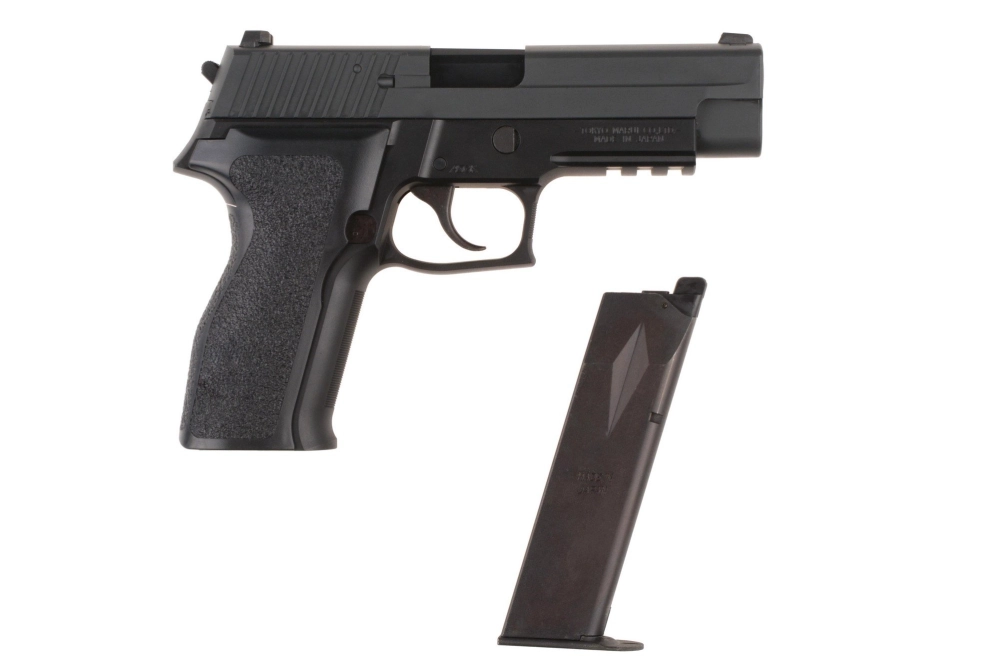 Replika pistole E2