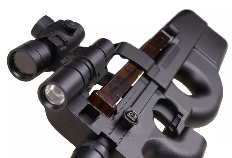 Réplica del subfusil D90H