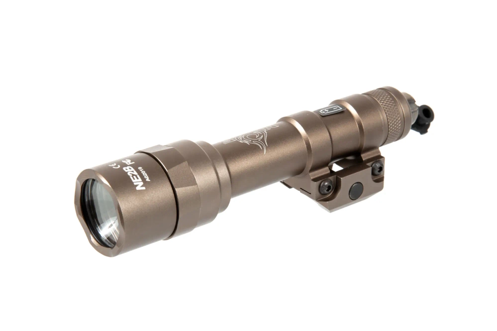 Linterna táctica Scout M600U – Dark Earth