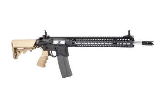 Replika karabinka AR15 SBR8 SP223 - czarna/tan