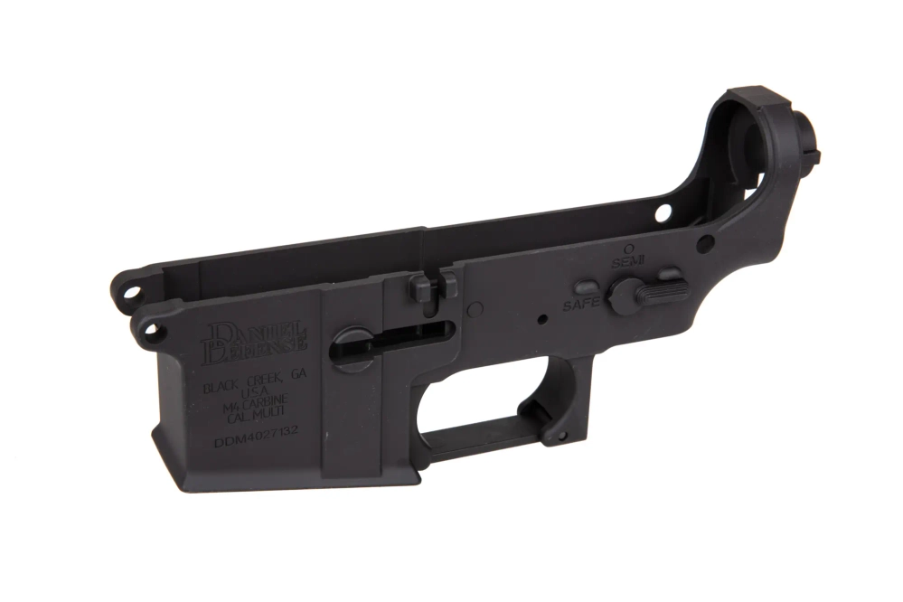 Metalowy dolny korpus Daniel Defense do serii M4 SA z systemem ESA™ - Czarny