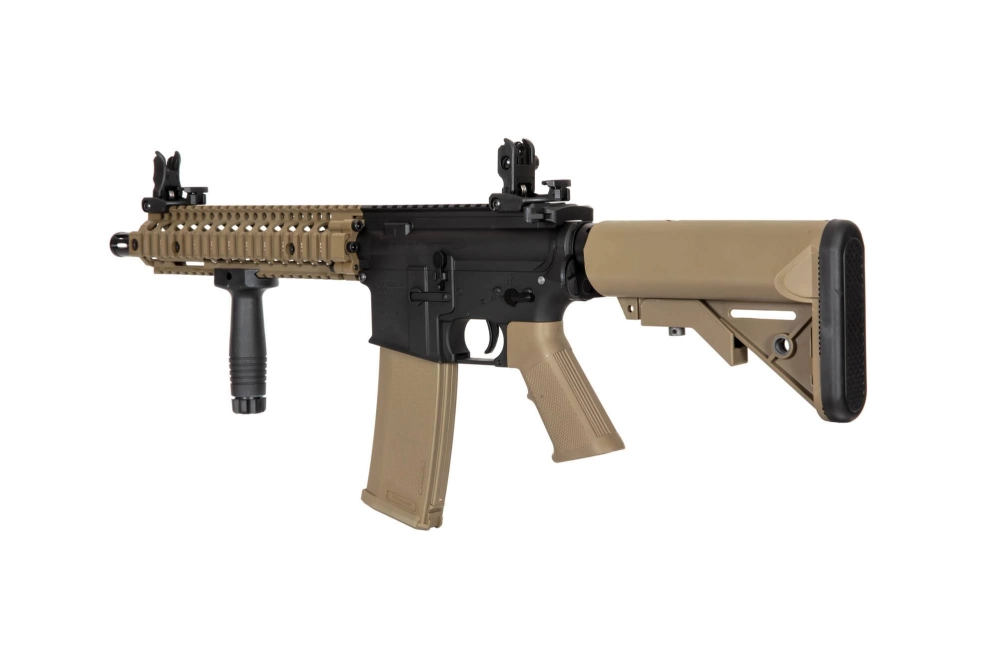 Replika karabinka Daniel Defense® MK18 SA-E19 EDGE™ - Half-Tan