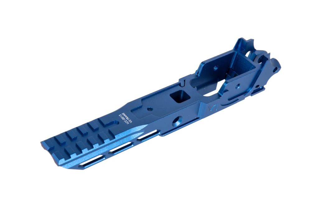 LA Capa Customs V2 Competition aluminium skelet voor TM Hi-Capa replica's (gekerfde versie) Blauw