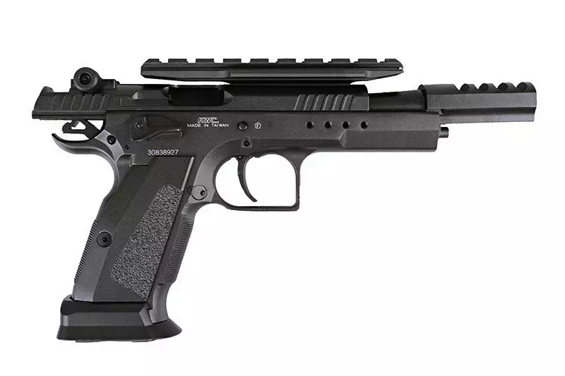 Airsoft pistole 75 soutěží